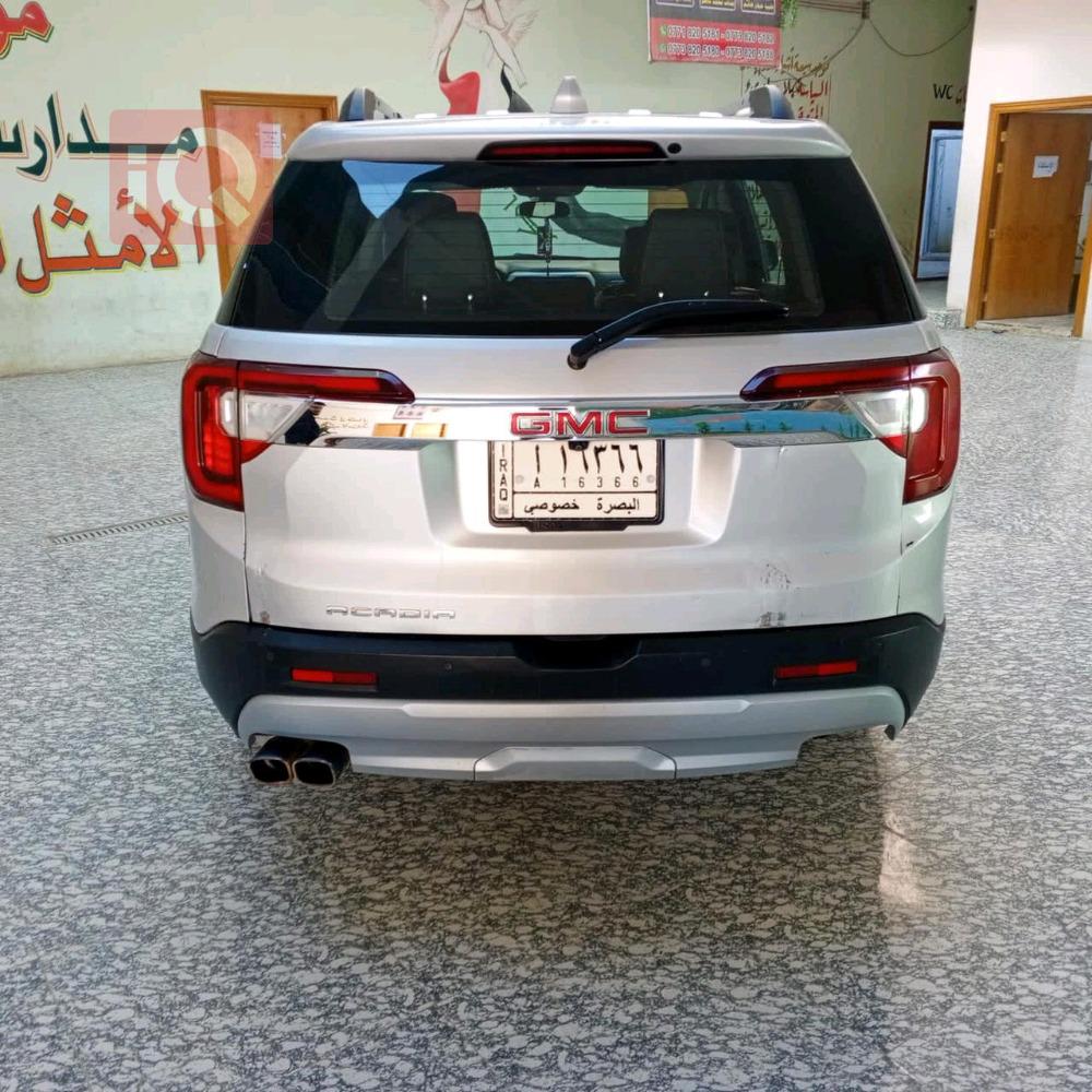 GMC Acadia
